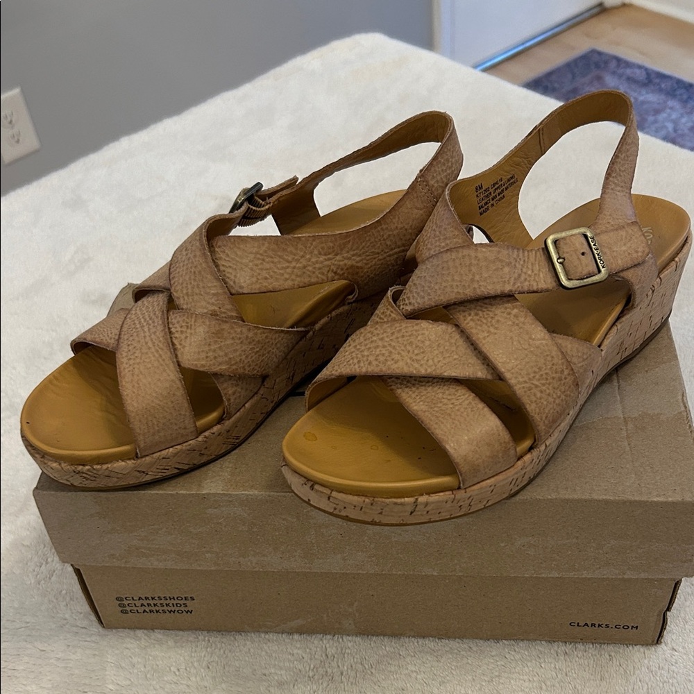 Clarks Women's Brown Strappy Sandals